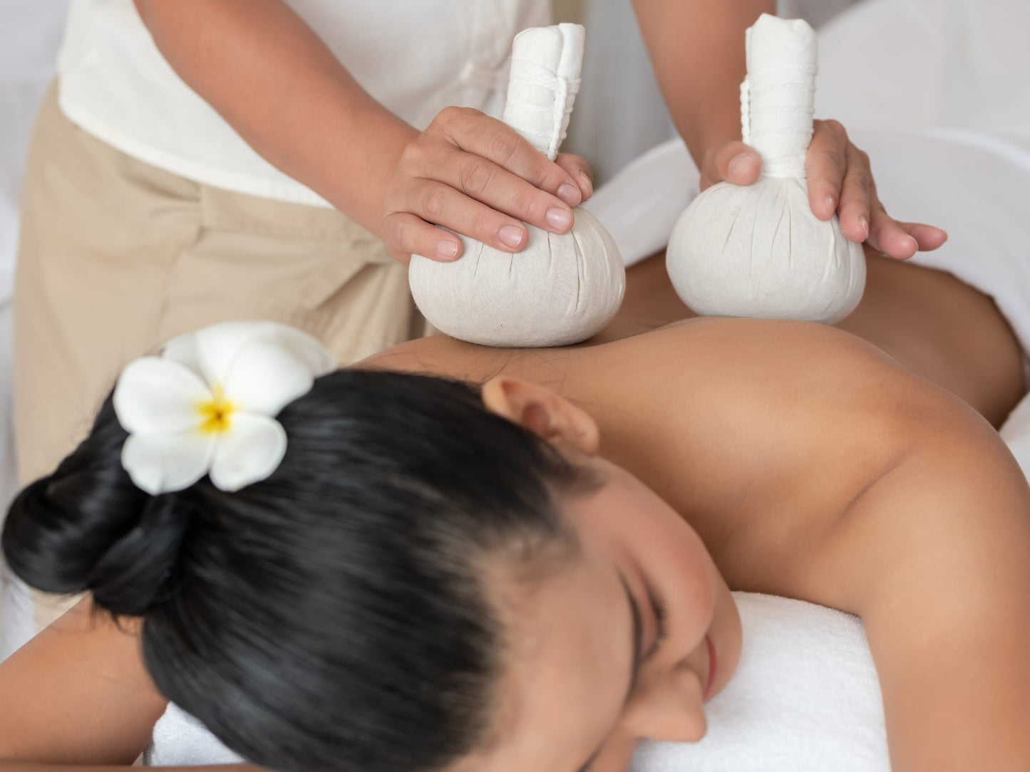 15 Herbal Ingredients Potli Massager